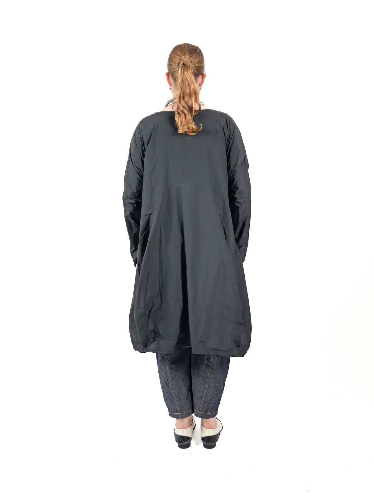 330 0907 Balloon Midi Dress in Black