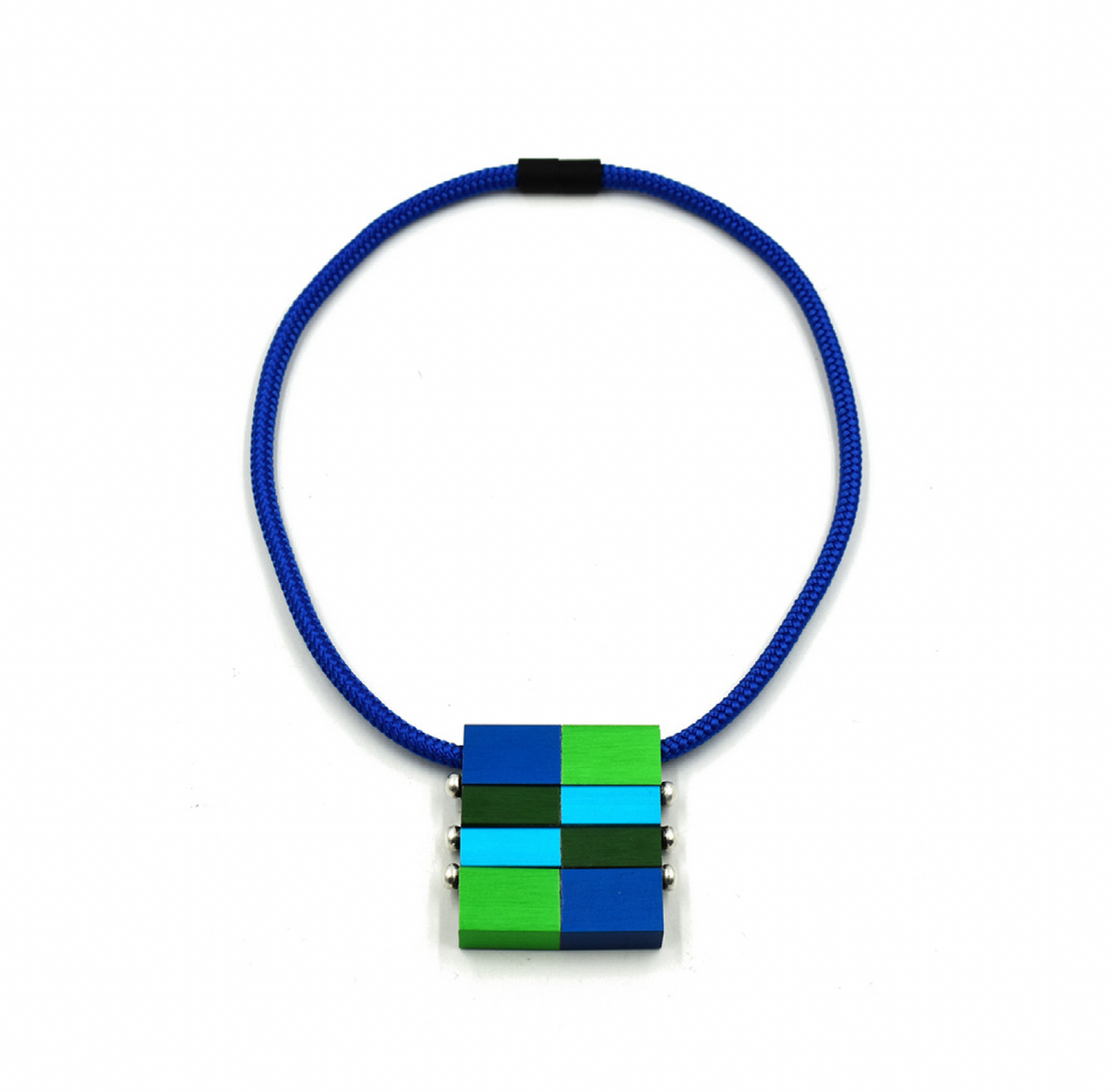 CB486 - Grid Chess Pendant in BlueMix