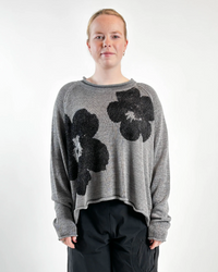 372 0704 Flocking Flowerfull Top in Grey