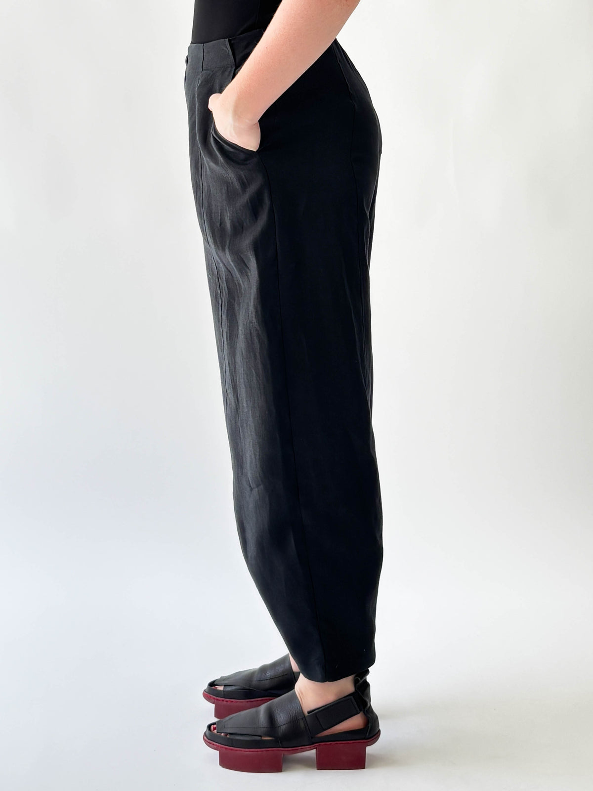 Beta B Black Linen Pant