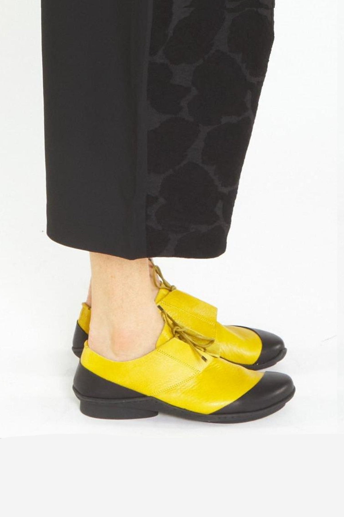 Moby Mustard/Black