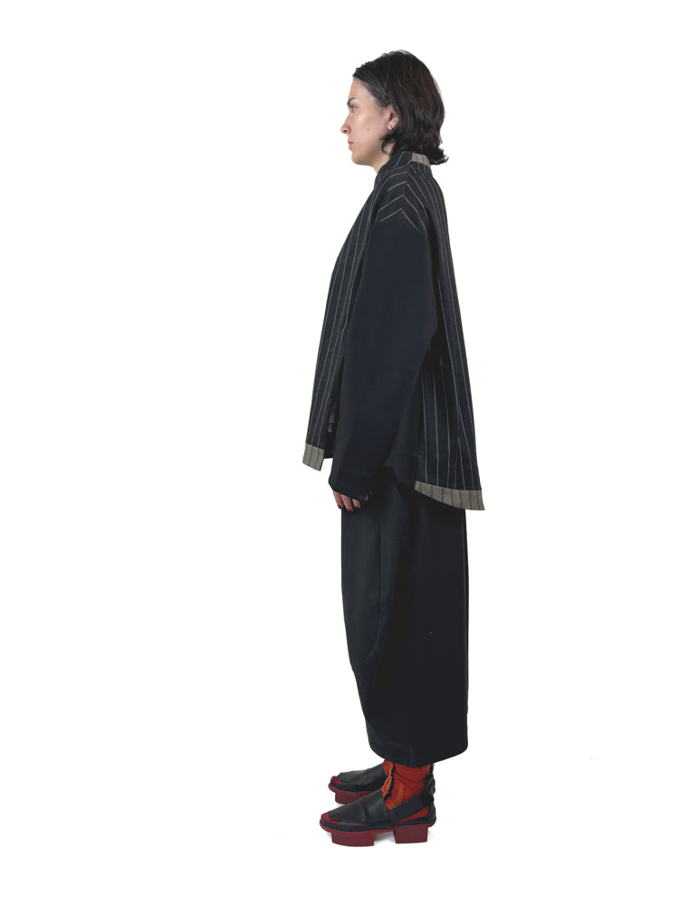 253 655 Black Jacket