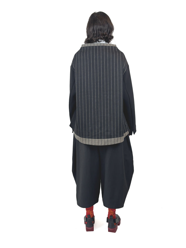 253 655 Black Jacket