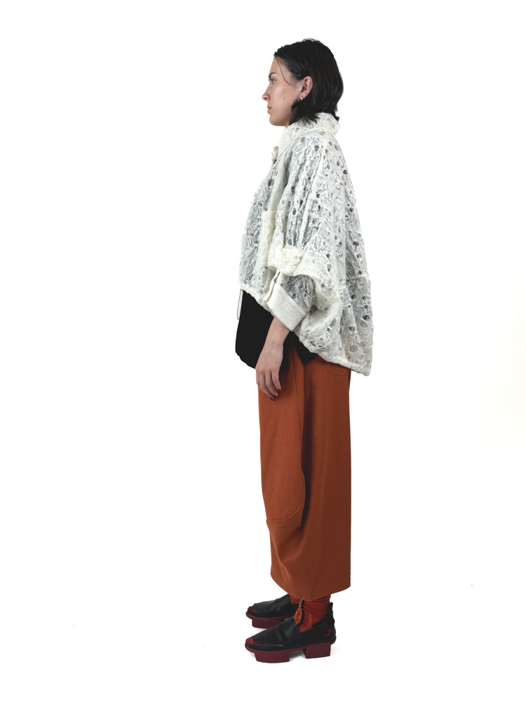 253 647 White Poncho