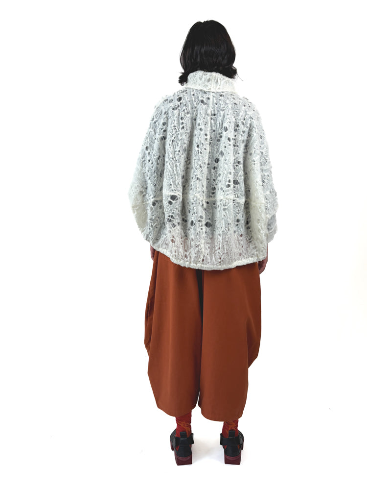 253 647 White Poncho