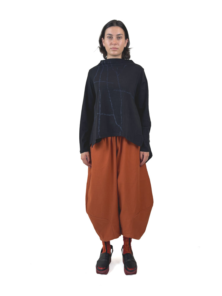 253 012 Black Pullover with Blue Print