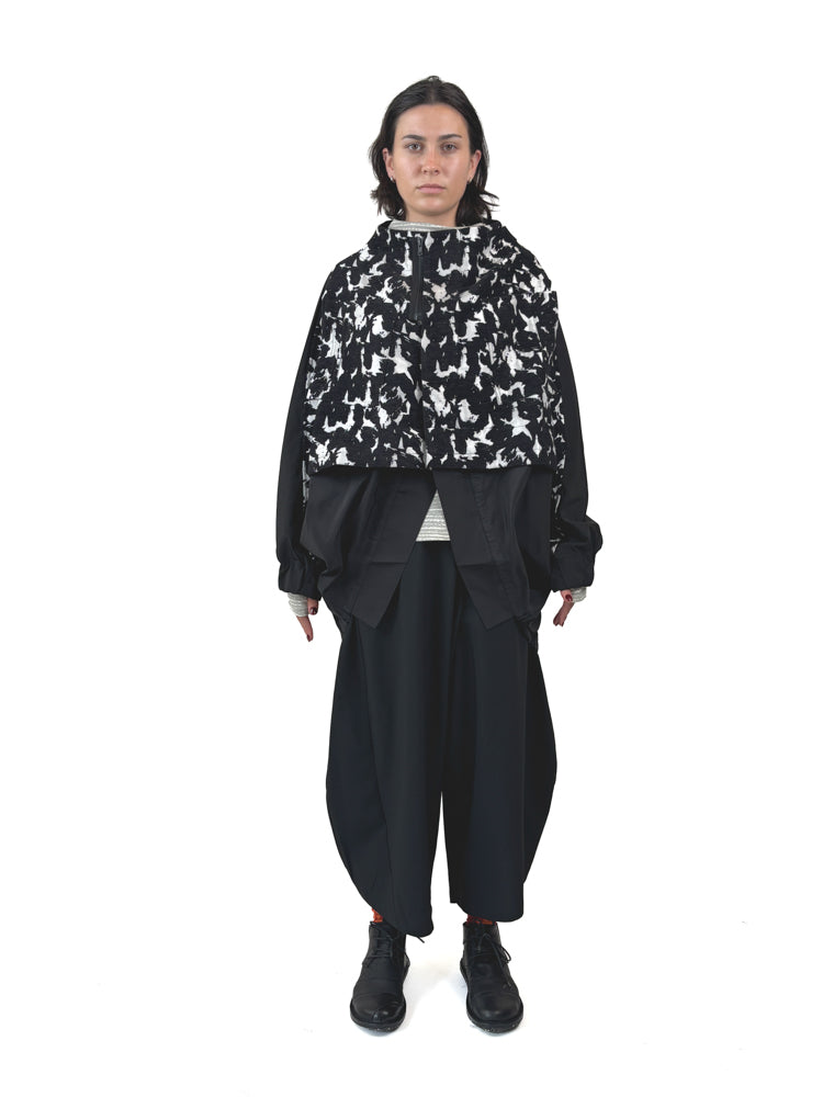 253 600 Black | White Jacket