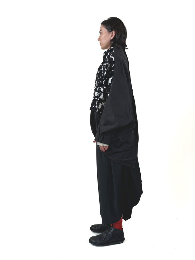 253 600 Black | White Jacket