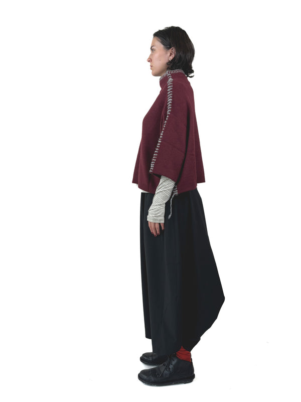 253 311 Red | Grey Crop