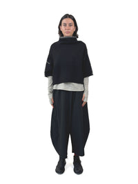 253 311 Black | Grey Crop