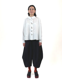 253 420 White | Black Shirt