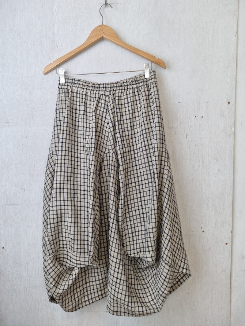 Avery Skirt Black Check