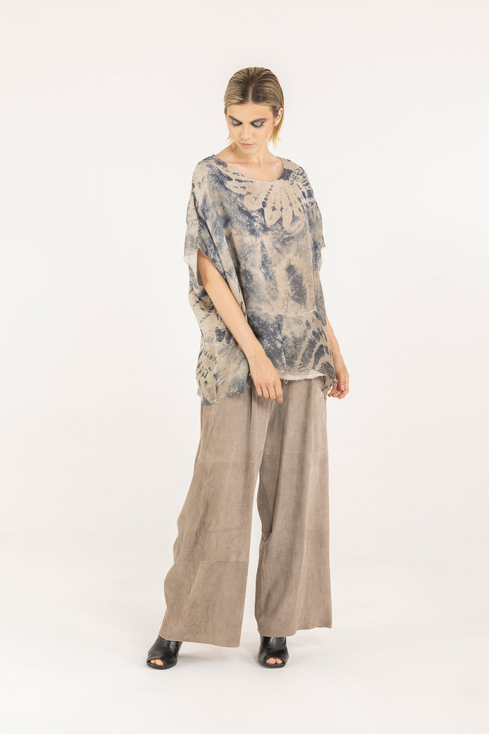 S277 T Shirt Over Sand Shell Print