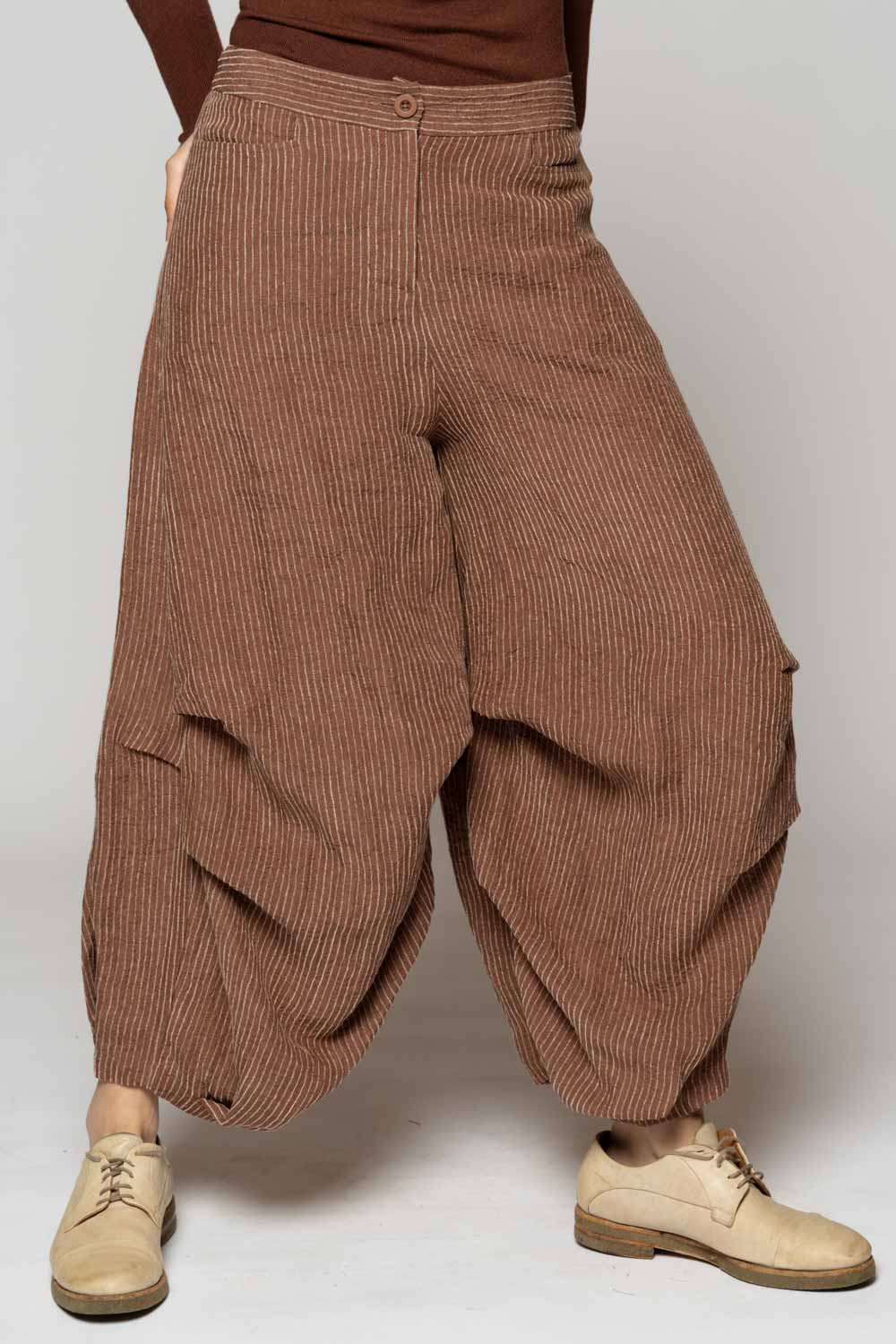 Ember Walnut Tuck Pant