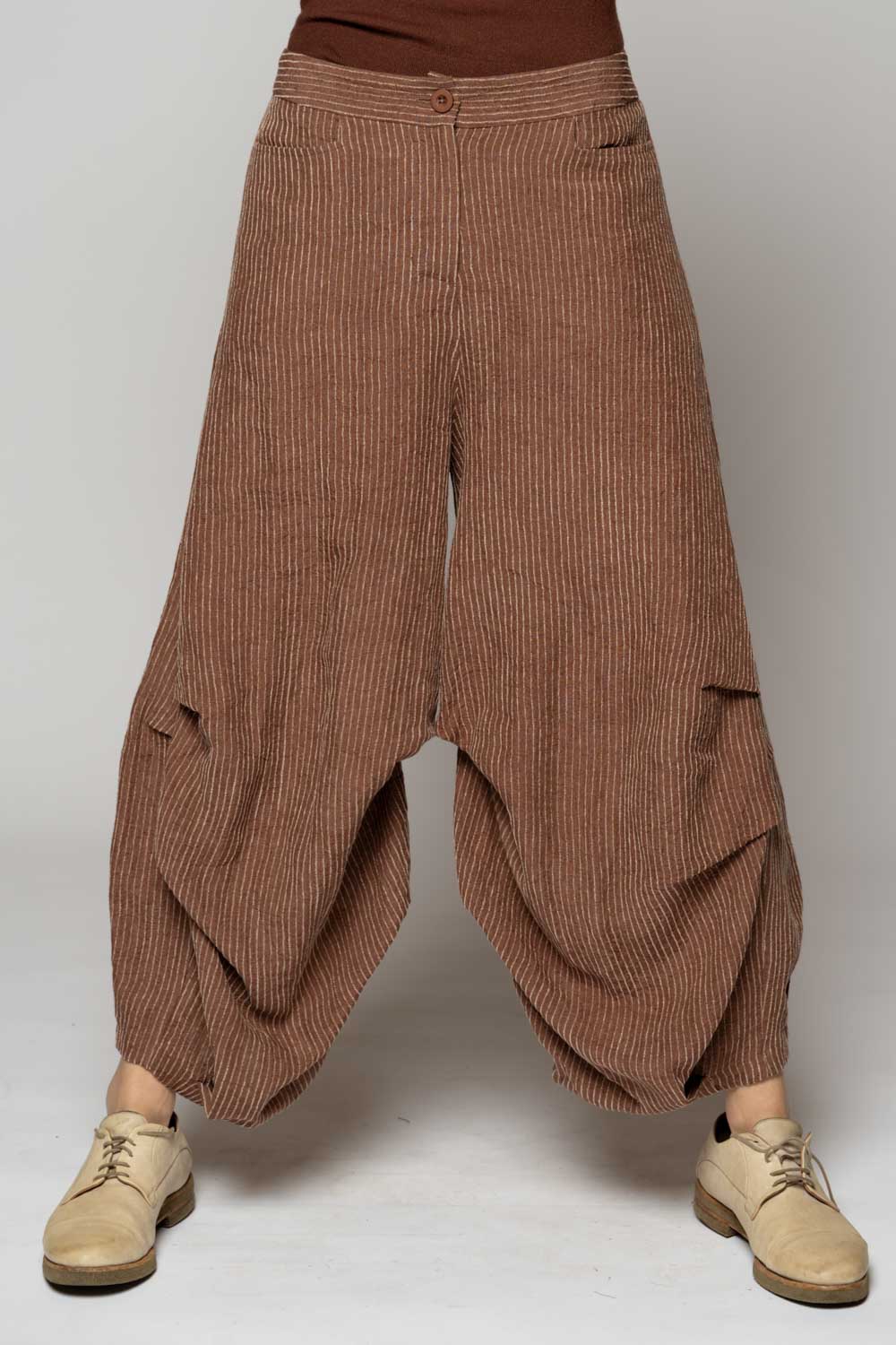 Ember Walnut Tuck Pant