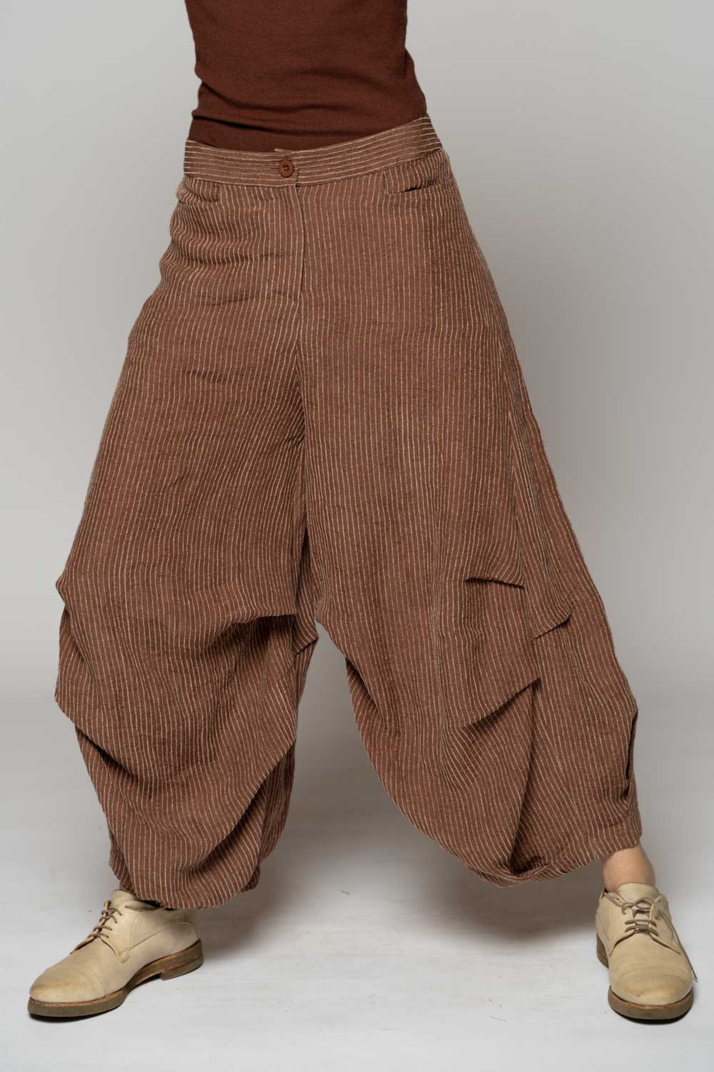 Ember Walnut Tuck Pant