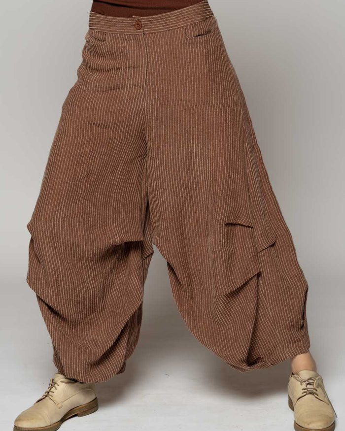 Ember Walnut Tuck Pant