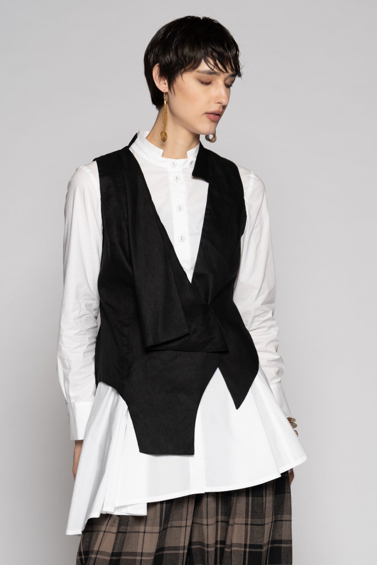 Chromate Vest Black