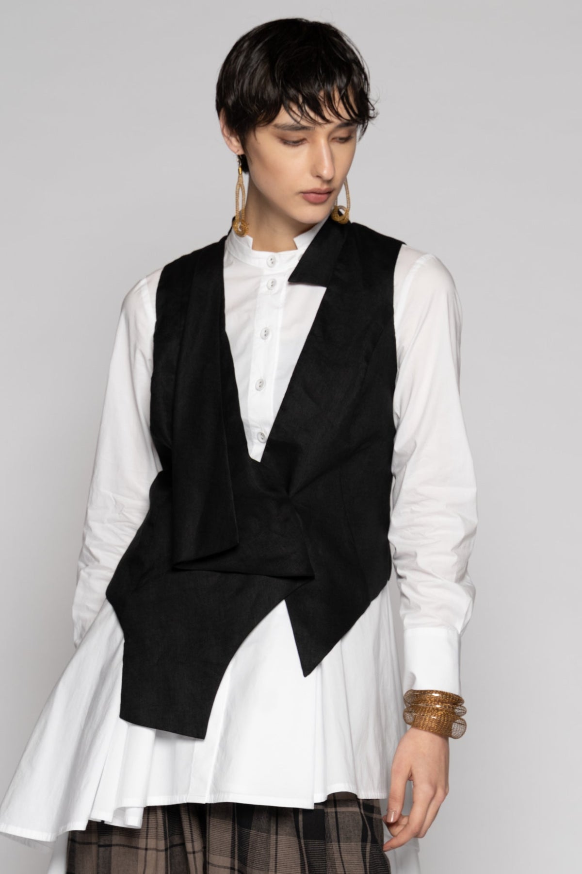 Chromate Vest Black