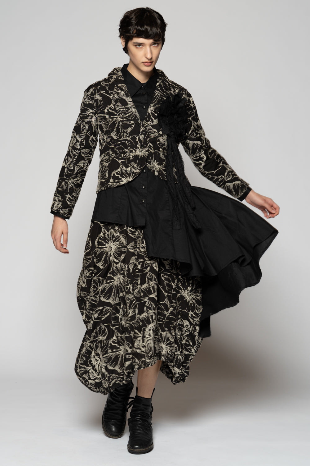 Sazanka Black Skirt