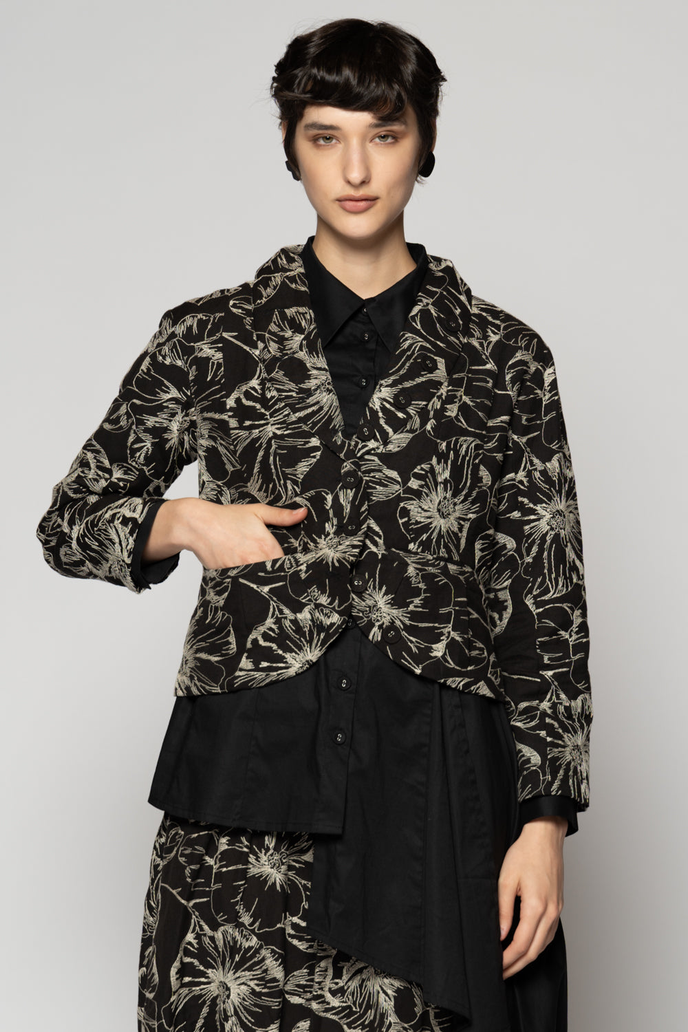 Sazanka Black Jacket