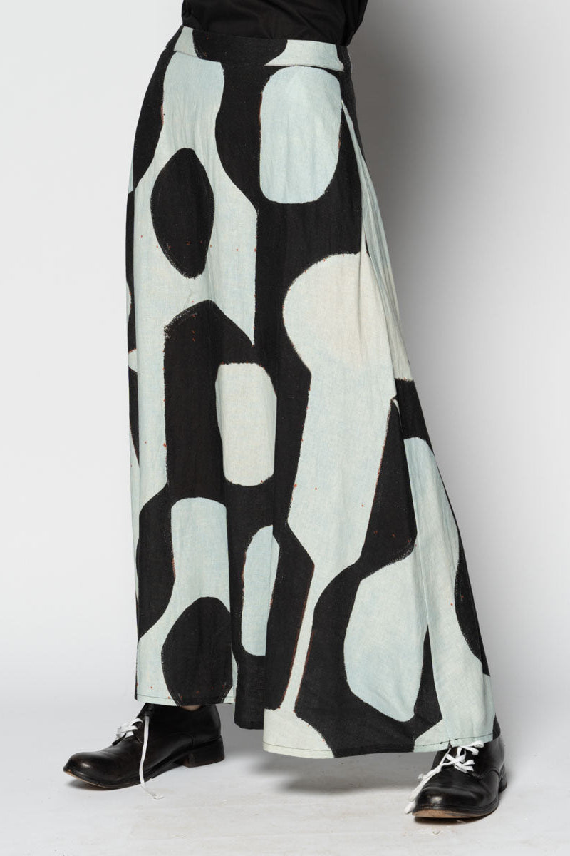 Kakure Black Maxi Skirt