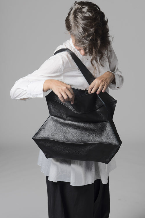Spazio, PAGODA Tasca Piccola Bag Black - Tiffany Treloar
